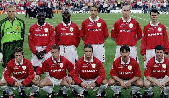 伴郎们身穿 伴郎们身穿