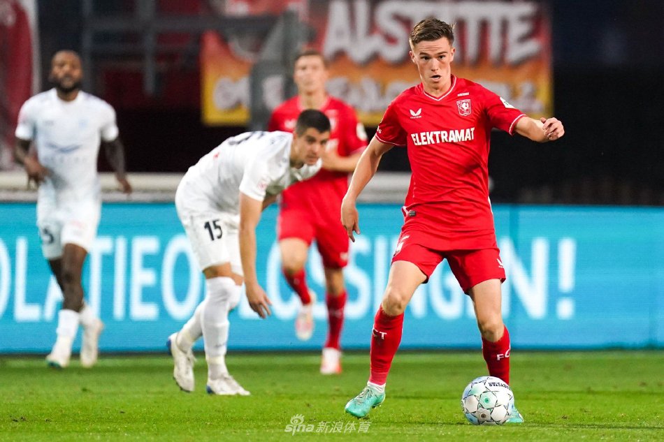 越了一项体 越了一项体